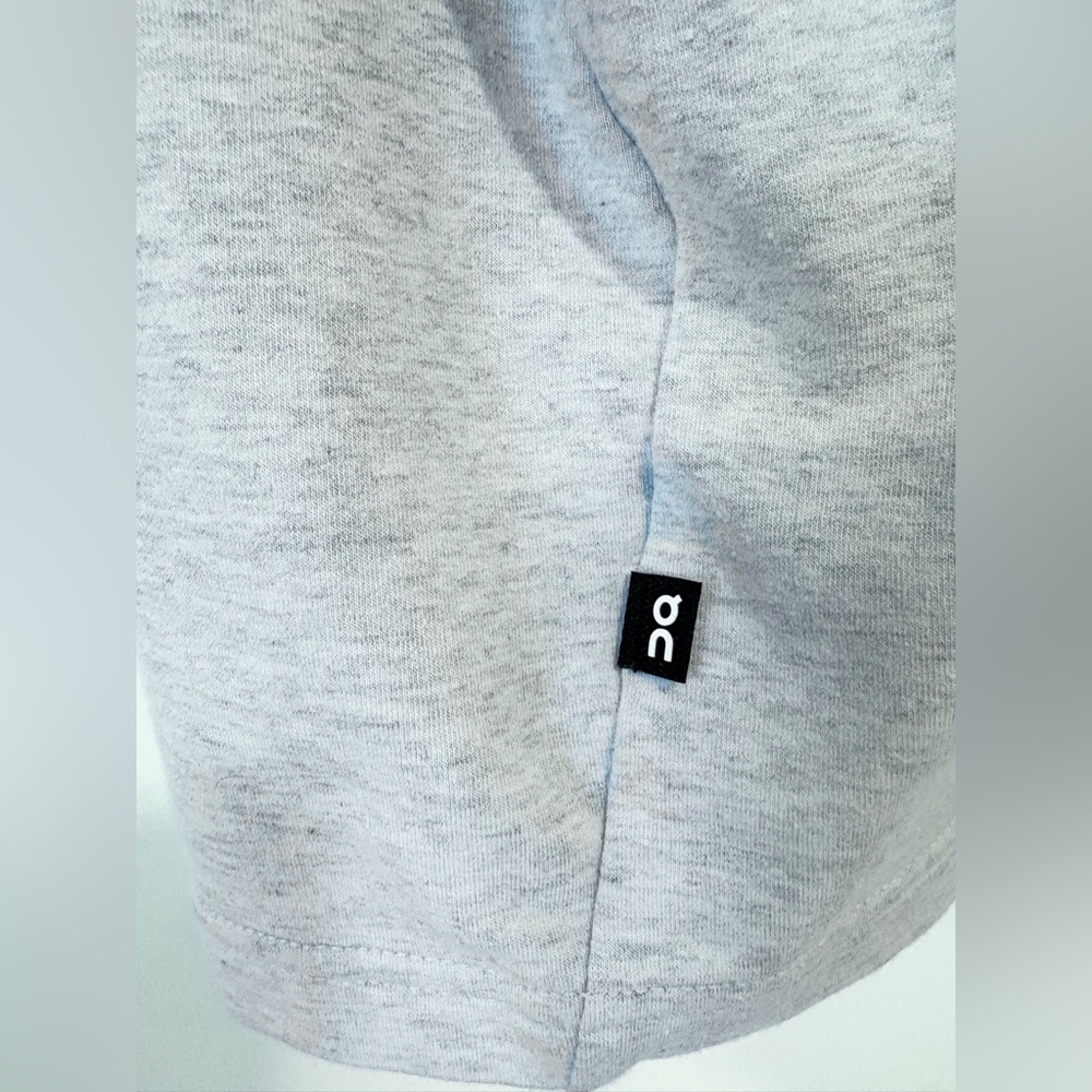 On Running Women’s Studio Hoodie | Gray Black Stripe | Size Large | On Cloud - Picture 3 of 7